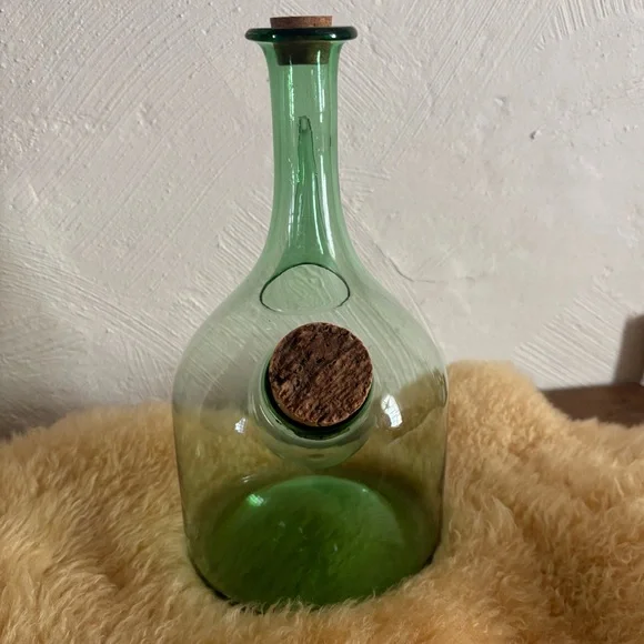 Vintage Hand-blown Green Glass Italian Wine Decanter - Picture 6 of 7